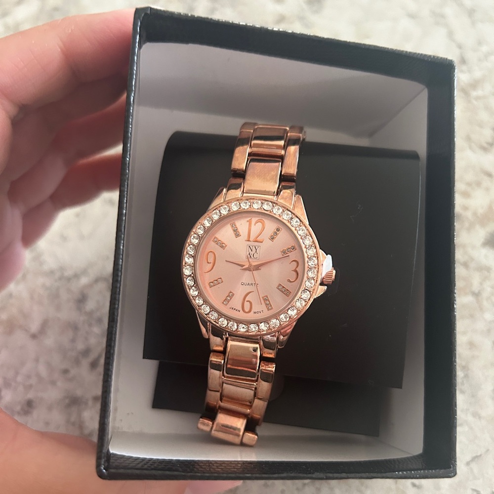 NY & Co Sparkling Watch Sparkly Rose Gold Color like Watch- Needs new battery